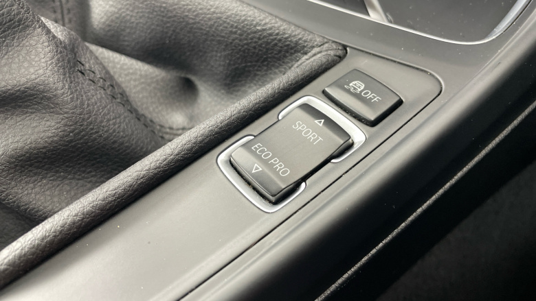 BMW 1 Series 118i [1.5] SE 5dr [Nav] Petrol Hatchback